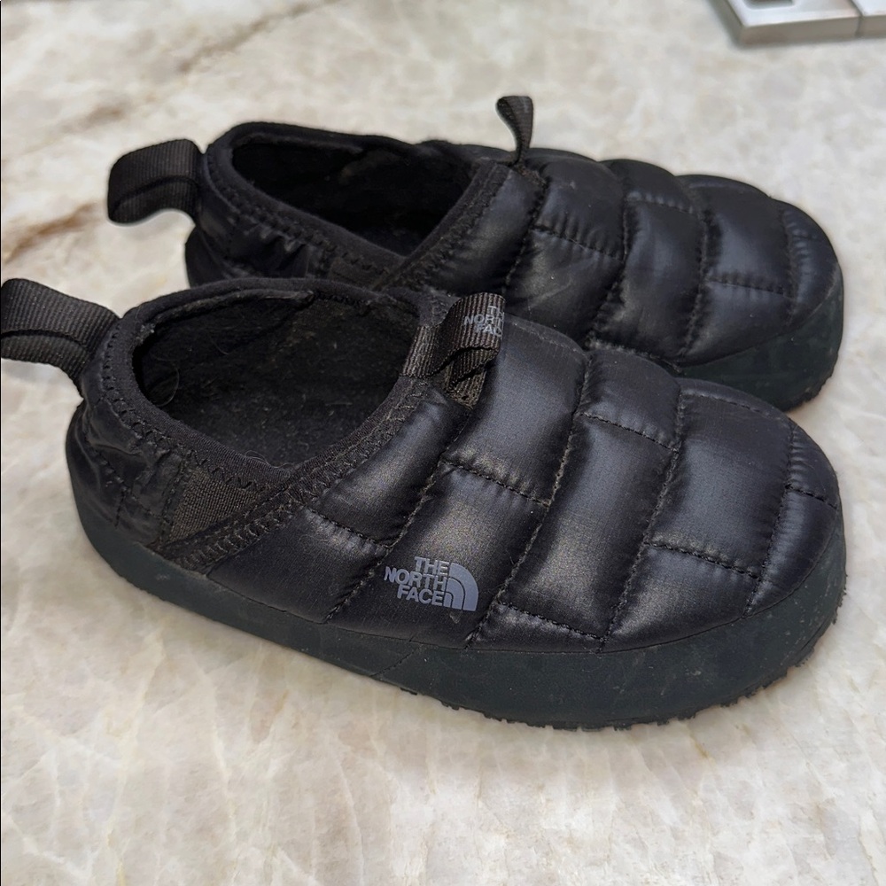 THE NORTH FACE Youth Thermoball Traction Mules II Puffer Slippers Black 12